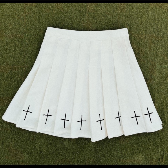 white cross xmm brand mini skirt $20 - Picture 1 of 1